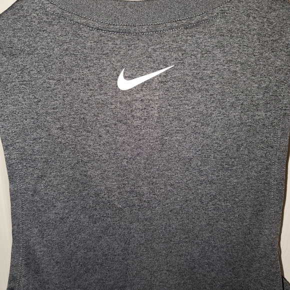 Nike - Picture 4 of 4